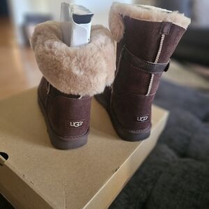 UGG Women Chocolate Shearling Boots